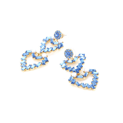 Kaunis Korvarengas ainutlaatuisella tyylillä