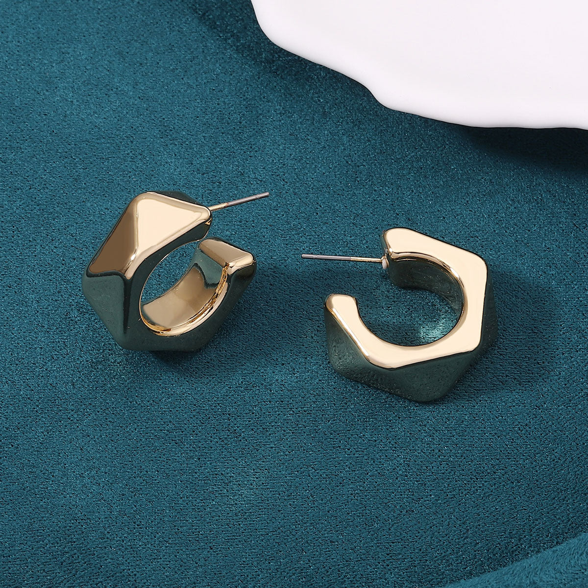 Käsintehty vintage Korvarengas