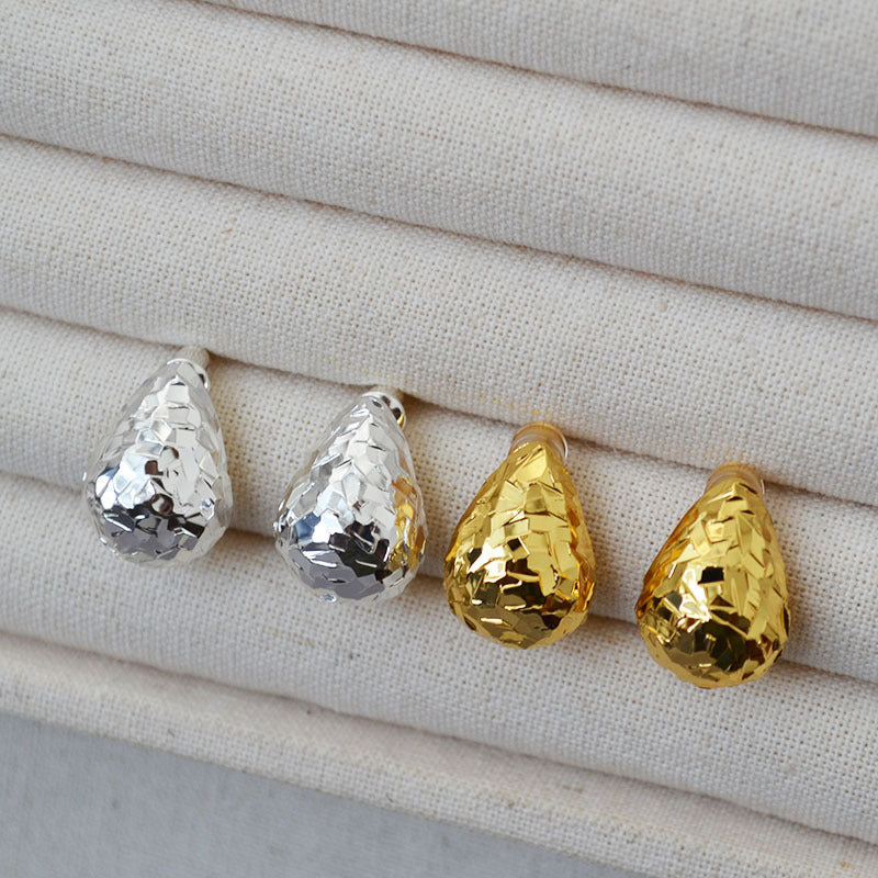 Klassinen Kulta Korvarengas ajattomalla viehätyksellä