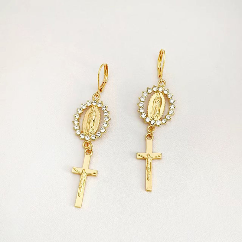 Kaunis Korvarengas ainutlaatuisella tyylillä