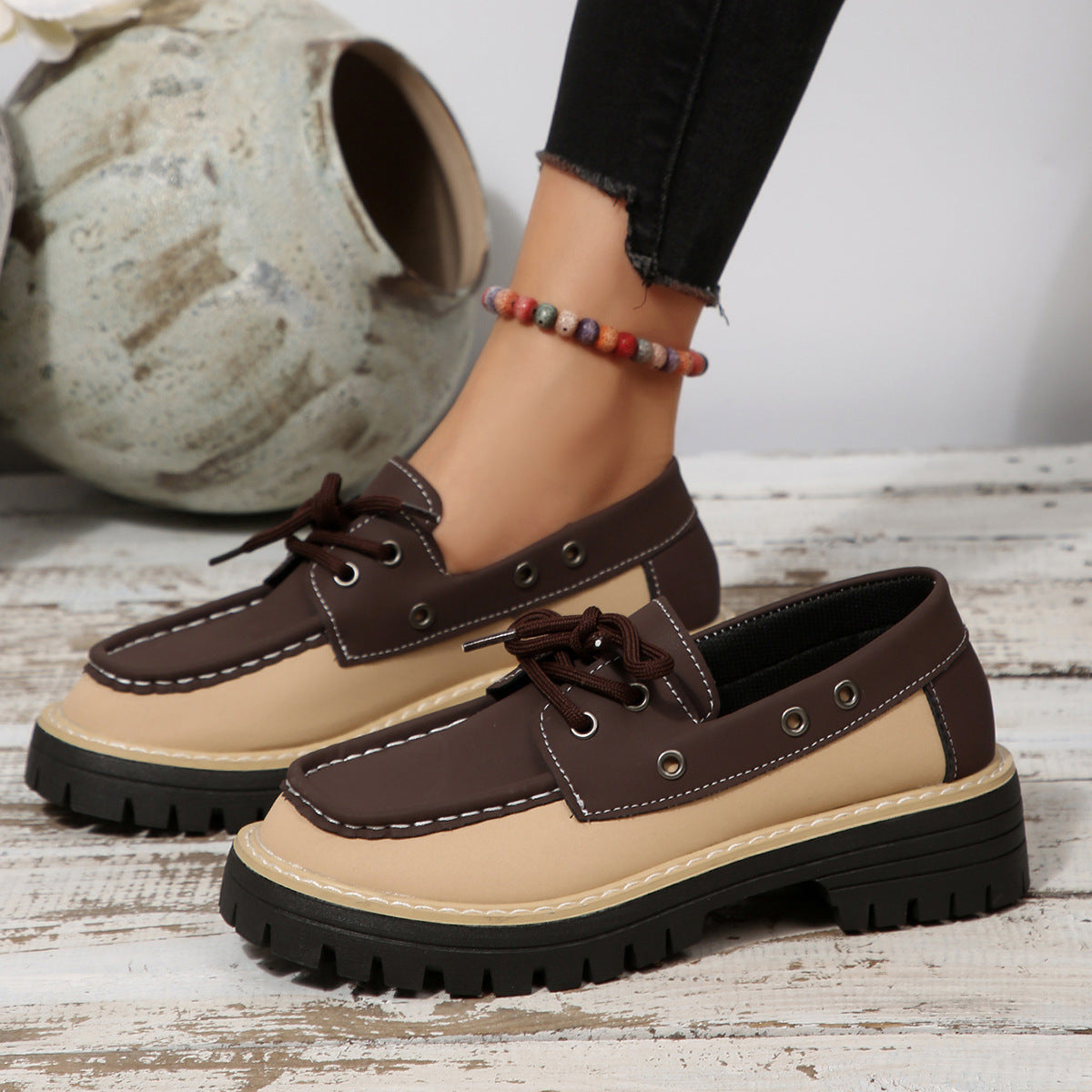 Sulavalinaiset Ortopediset Kengät Moderniin Tyyliin