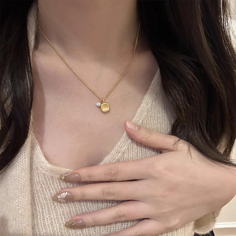 Upea Kaulakoru päivittäiseen käyttöön