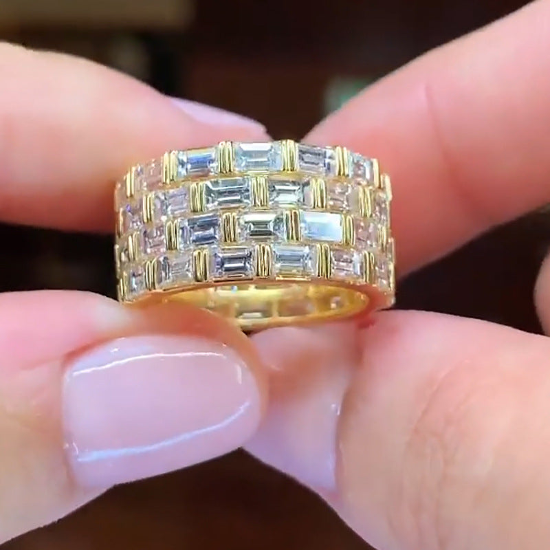 Elegantti Sormus jokaiseen tilaisuuteen