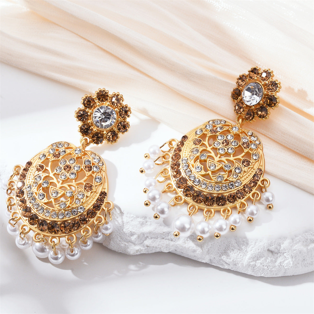 Klassinen Korvarengas ajattomalla viehätyksellä