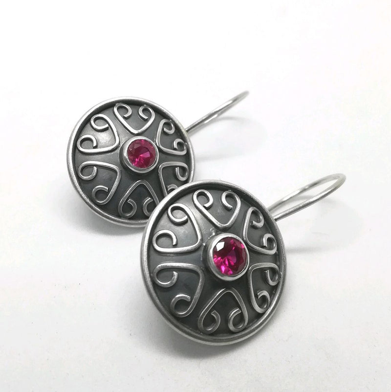 Hurmaava Hopea Korvarengas jokaiseen tilaisuuteen