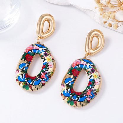 Kaunis Korvarengas ainutlaatuisella tyylillä