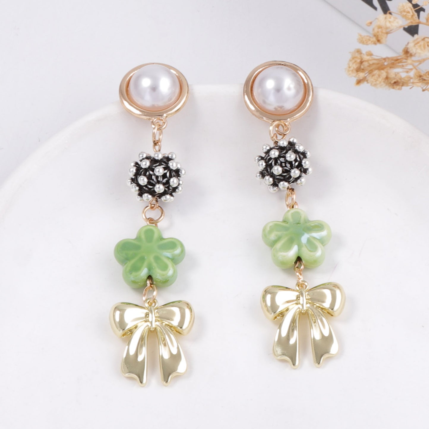 Elegantti Helmi Korvarengas jokaiseen tilaisuuteen