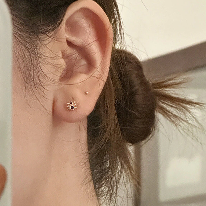 Kaunis Korvarengas ainutlaatuisella tyylillä