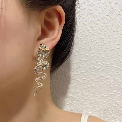 Kaunis Korvarengas ainutlaatuisella tyylillä