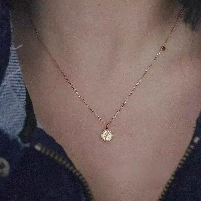 Klassinen Kaulakoru ajattomalla viehätyksellä