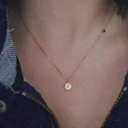 Klassinen Kaulakoru ajattomalla viehätyksellä