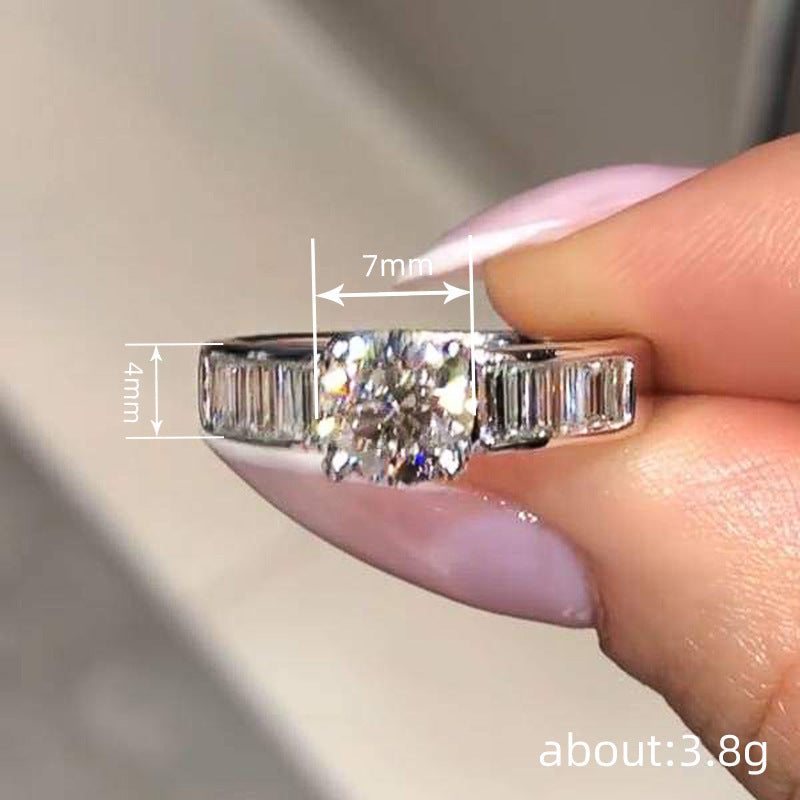 Upea Sormus päivittäiseen käyttöön