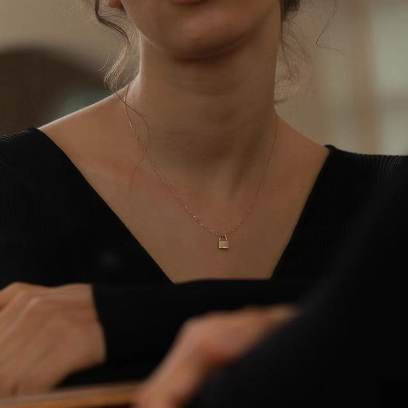 Kaunis Kulta Kaulakoru ainutlaatuisella tyylillä