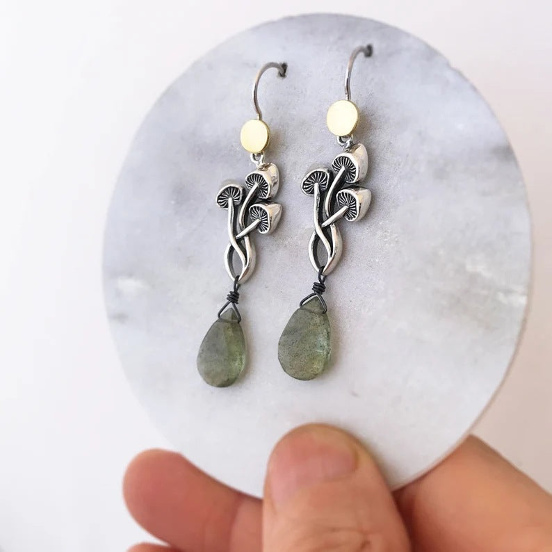 Kaunis Korvarengas ainutlaatuisella tyylillä