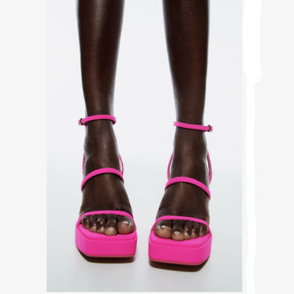 Tyylikkäät Ortopediset Sandaalit Ainutlaatuisella Muotoilulla