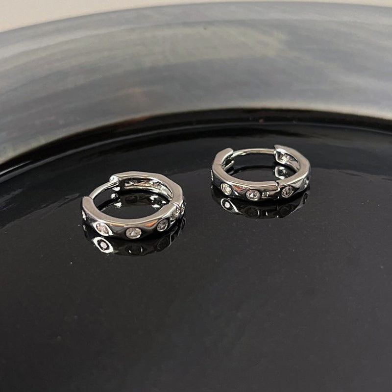 Elegantti Korvarengas jokaiseen tilaisuuteen