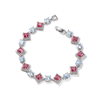 Klassinen Rannekoru ajattomalla viehätyksellä