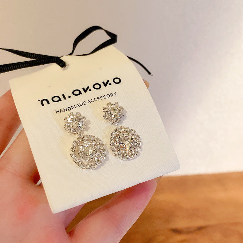 Elegantti Korvarengas jokaiseen tilaisuuteen