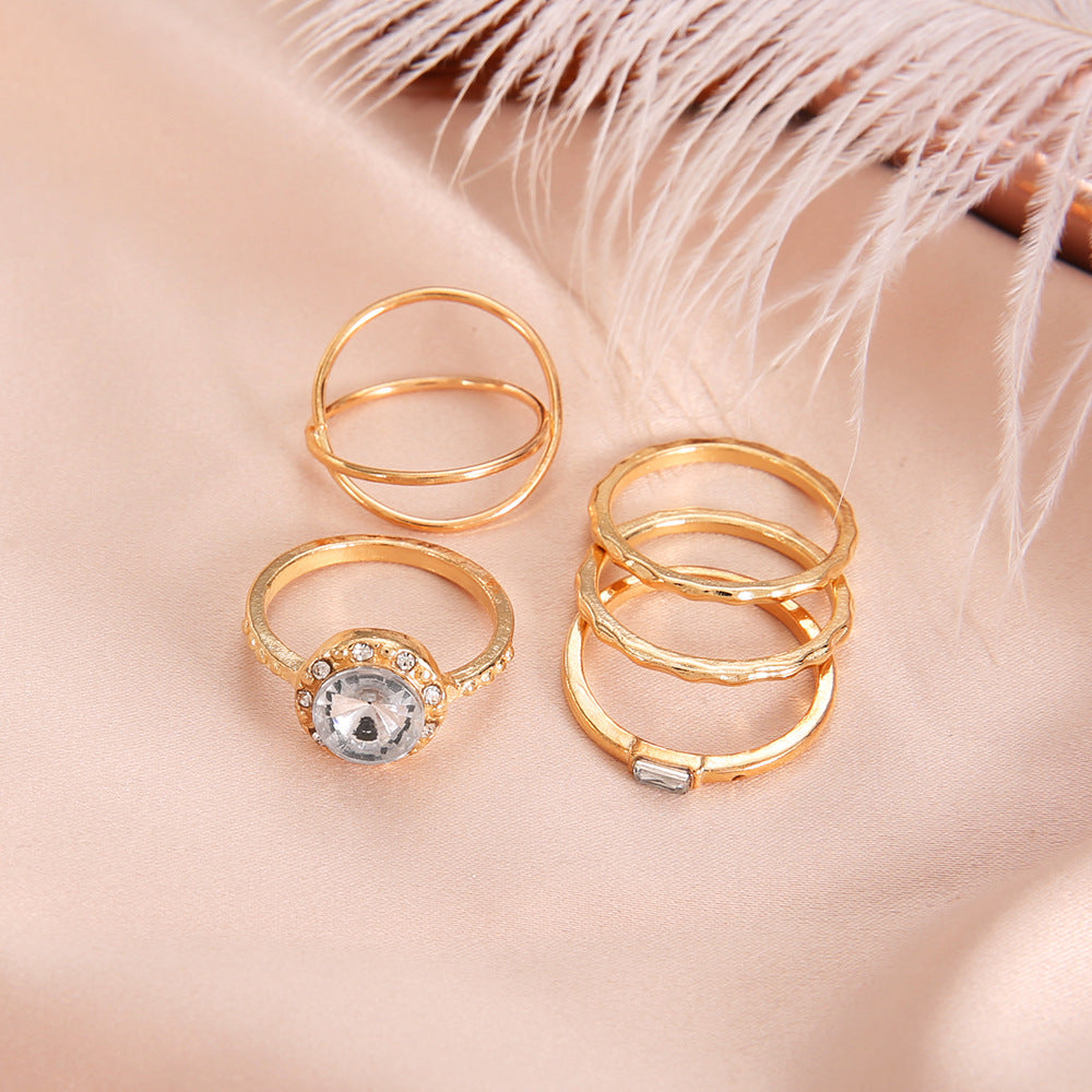 Elegantti Kulta Korusetti jokaiseen tilaisuuteen