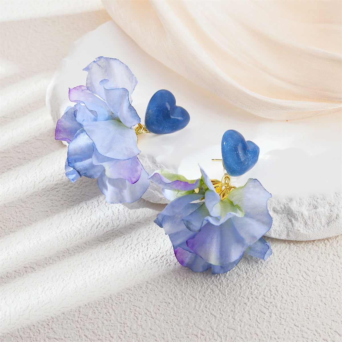 Klassinen Korvarengas ajattomalla viehätyksellä