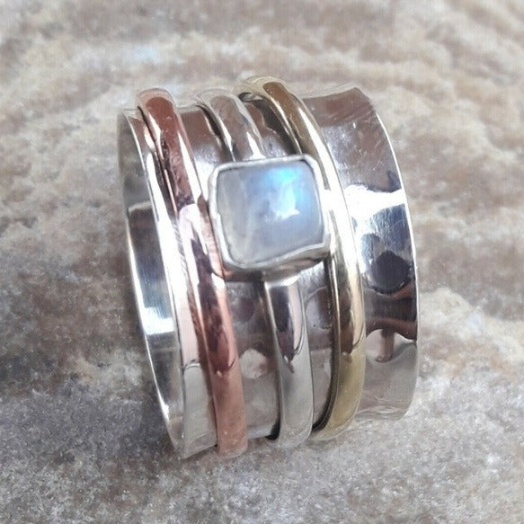 Hurmaava Sormus jokaiseen tilaisuuteen