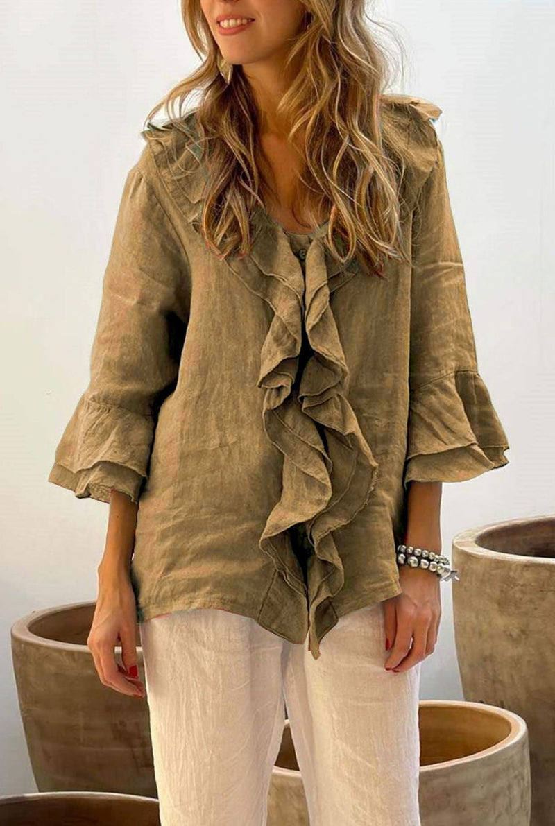 Effortlessly Elegant Blouse with a Timeless Design
