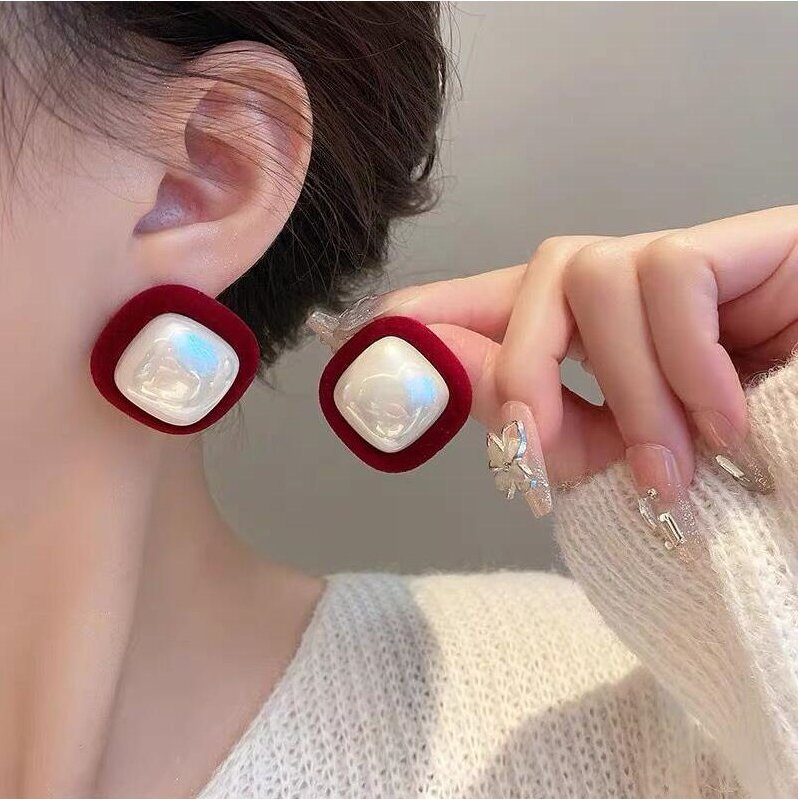 Herkkä käsityö Helmi Korvarengas