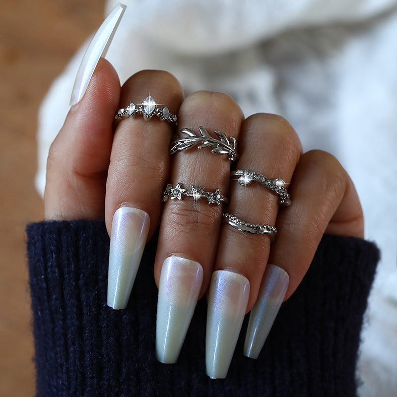 Kaunis Sormus ainutlaatuisella tyylillä