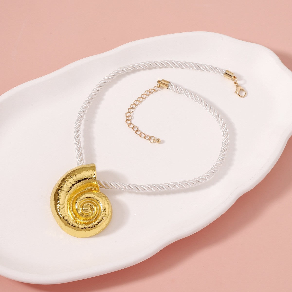 Hurmaava Kaulakoru jokaiseen tilaisuuteen