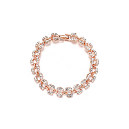 Klassinen Rannekoru ajattomalla viehätyksellä