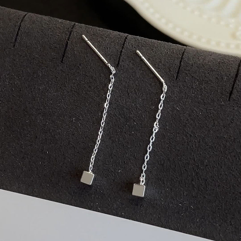 Klassinen Korvarengas ajattomalla viehätyksellä