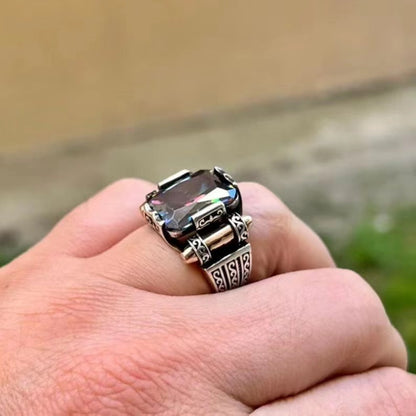 Kaunis Sormus ainutlaatuisella tyylillä