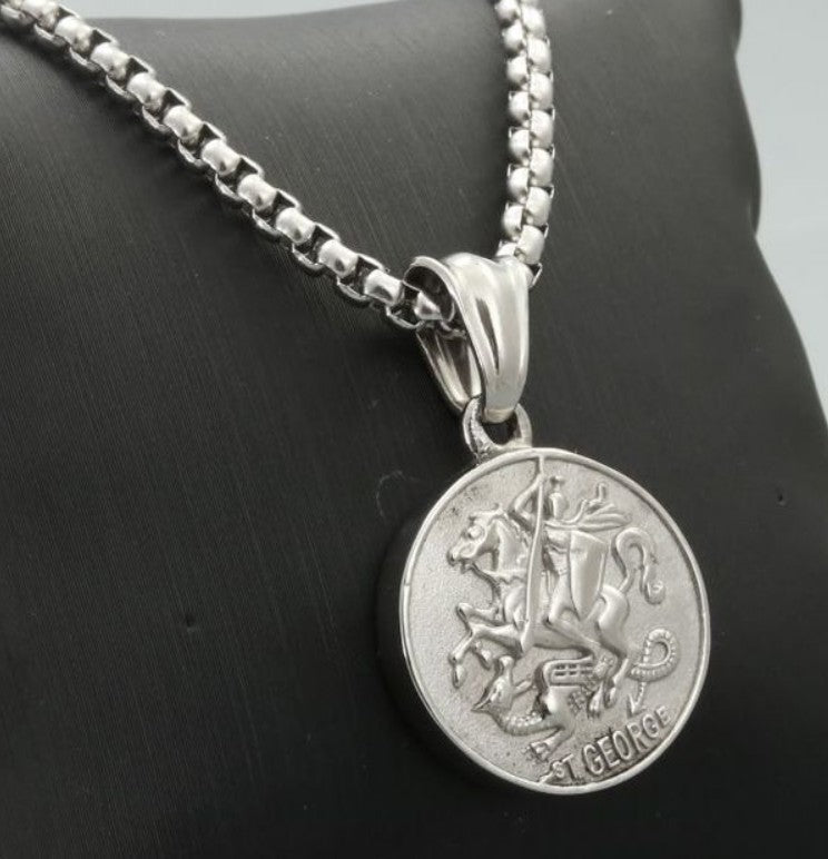 Klassinen Kaulakoru ajattomalla viehätyksellä