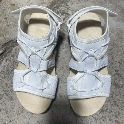 Klassiset Ortopediset Sandaalit Ajattomalla Tyylillä