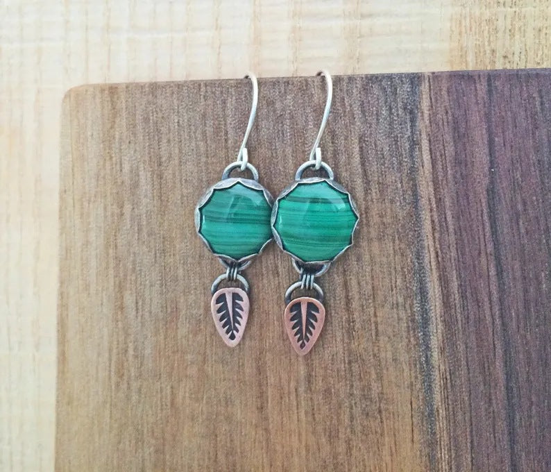 Klassinen Hopea Korvarengas ajattomalla viehätyksellä