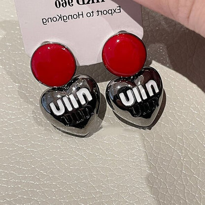 Kaunis Korvarengas ainutlaatuisella tyylillä