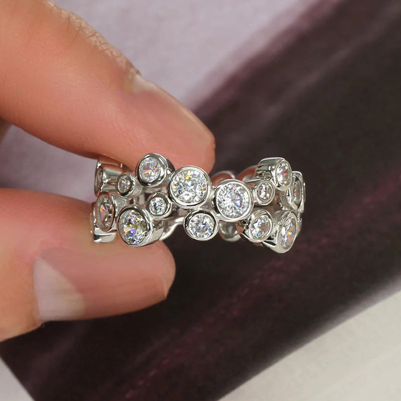 Hurmaava Sormus jokaiseen tilaisuuteen