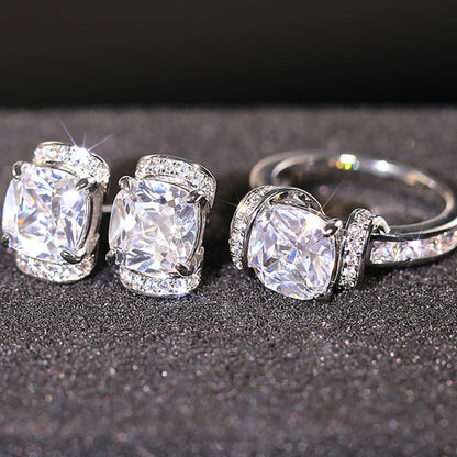 Hurmaava Korvarengas jokaiseen tilaisuuteen