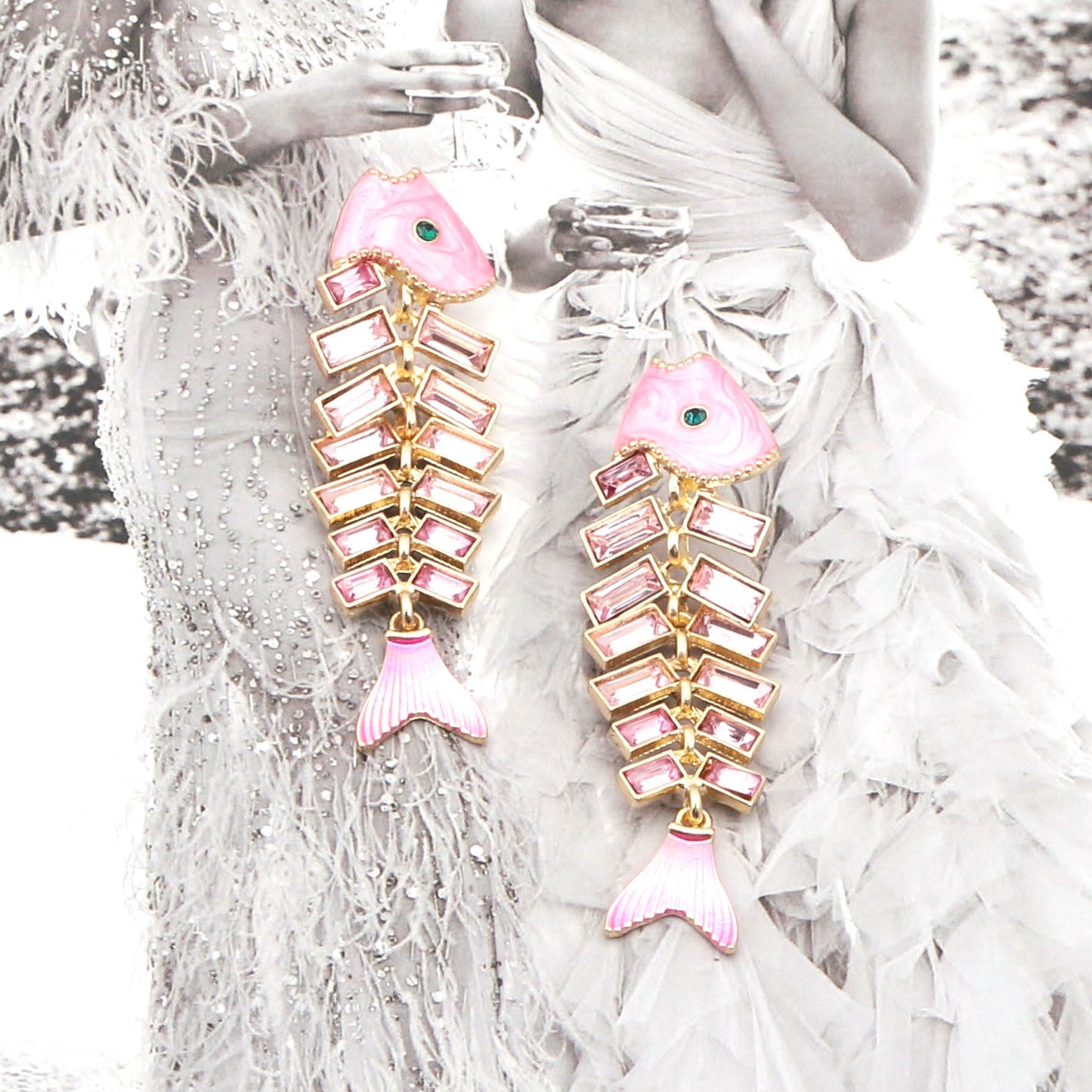 Kaunis Korvarengas ainutlaatuisella tyylillä