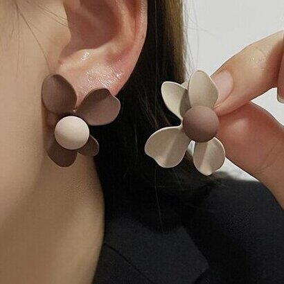 Elegantti Korvarengas jokaiseen tilaisuuteen