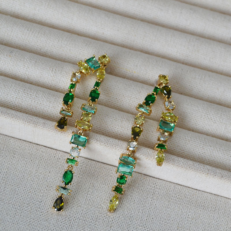 Klassinen Hopea Korvarengas ajattomalla viehätyksellä