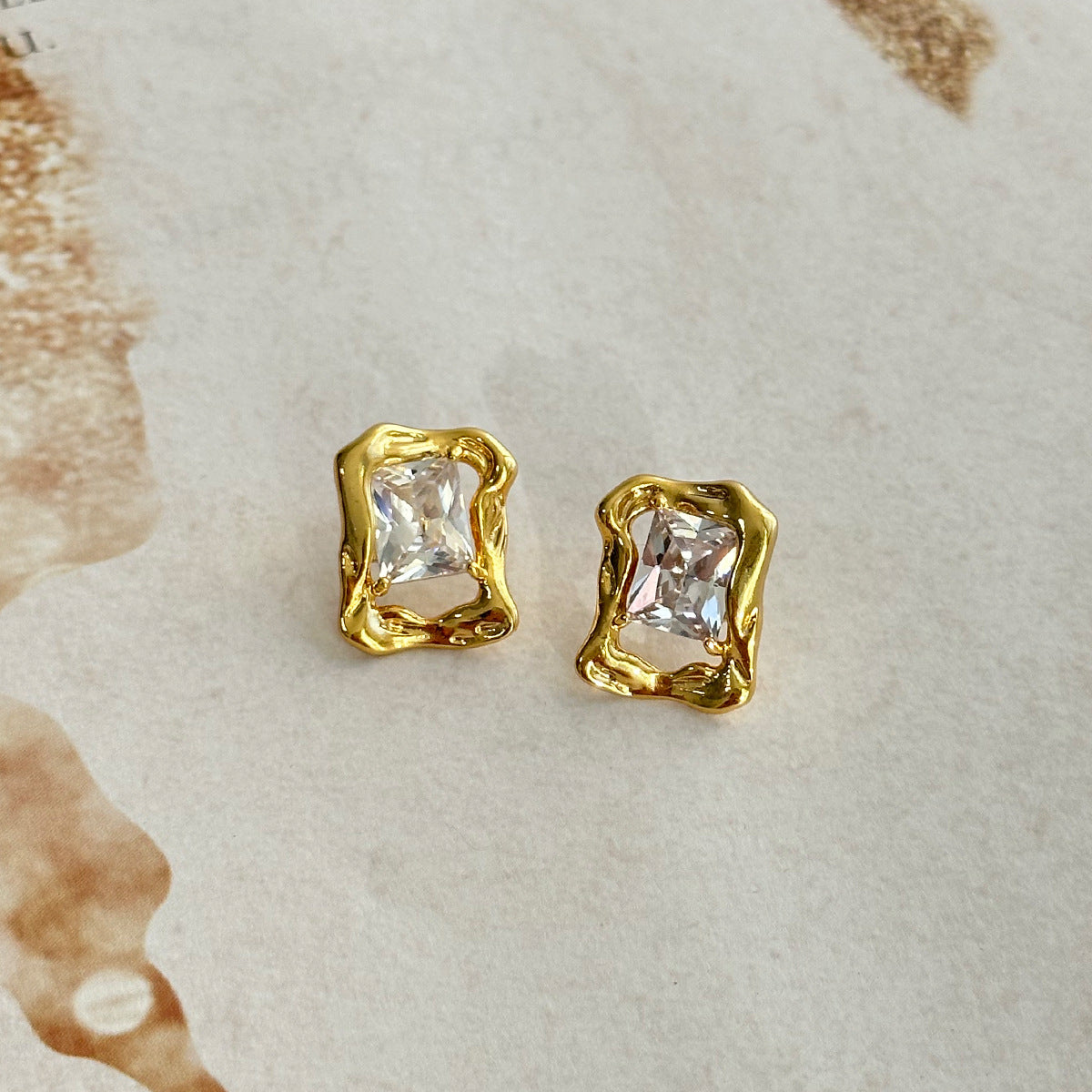 Hurmaava Korvarengas jokaiseen tilaisuuteen