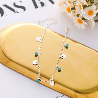 Kaunis Nilkkakoru ainutlaatuisella tyylillä