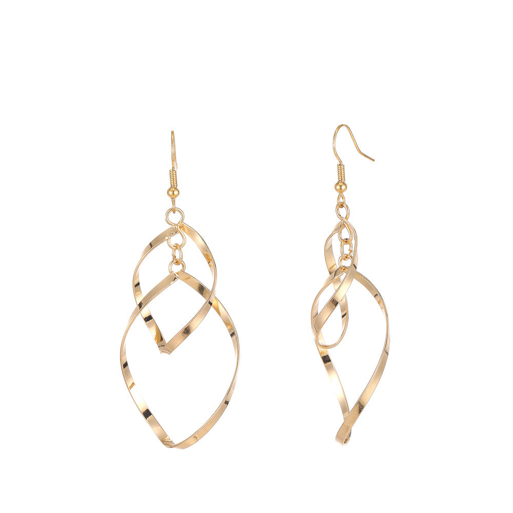 Kaunis Korvarengas ainutlaatuisella tyylillä