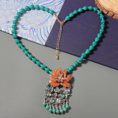 Hurmaava Kaulakoru jokaiseen tilaisuuteen