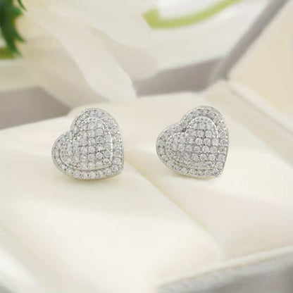 Kaunis Korvarengas ainutlaatuisella tyylillä