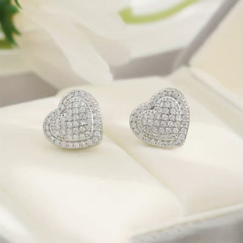 Kaunis Korvarengas ainutlaatuisella tyylillä