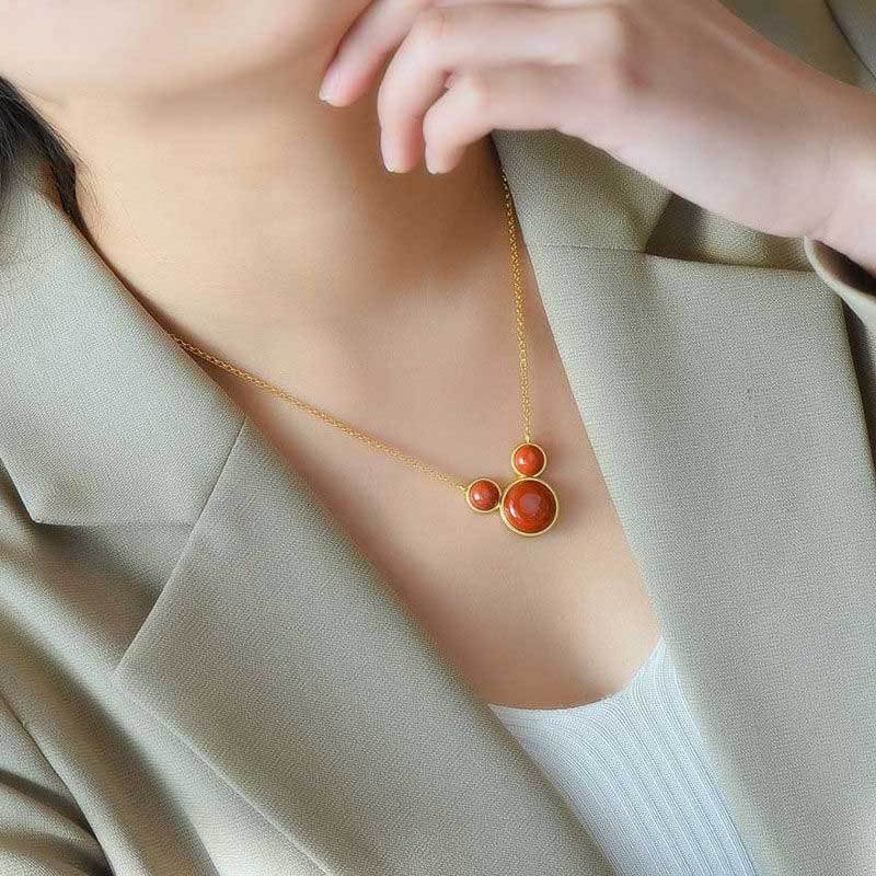 Elegantti Hopea Kaulakoru jokaiseen tilaisuuteen