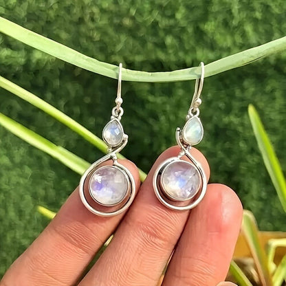 Kaunis Sormus ainutlaatuisella tyylillä