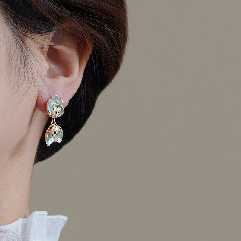 Klassinen Korvarengas ajattomalla viehätyksellä